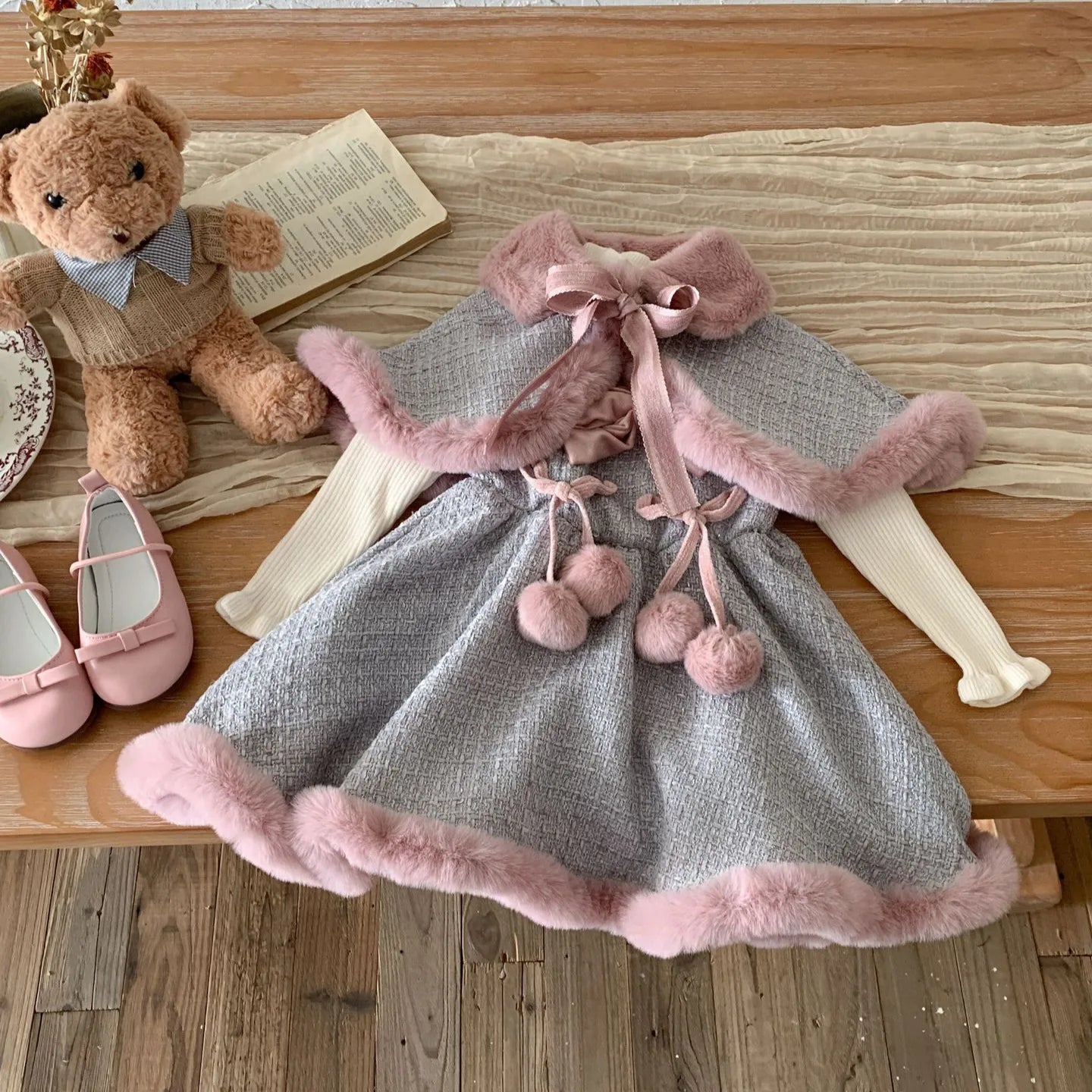 Girls Suit 2024 Winter New Childrens Wear Korean Style Girl Baby Sweet Ball Ball Dress Furry Cloak Coat 3-piece Casual Simple